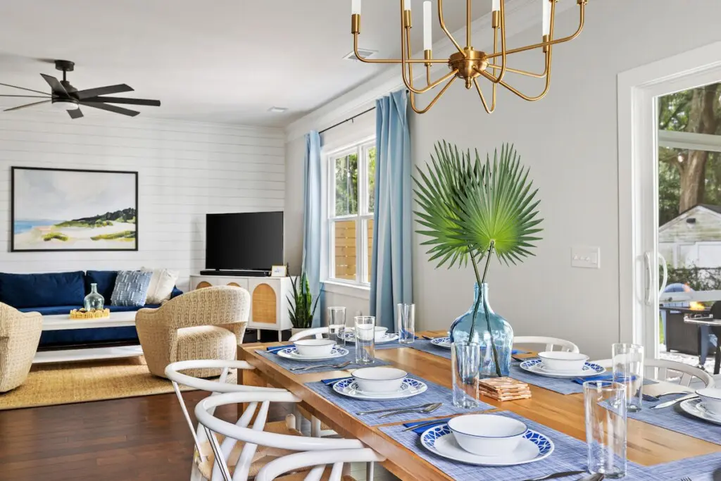 dining room at breezy dreams with place settings for 8 people