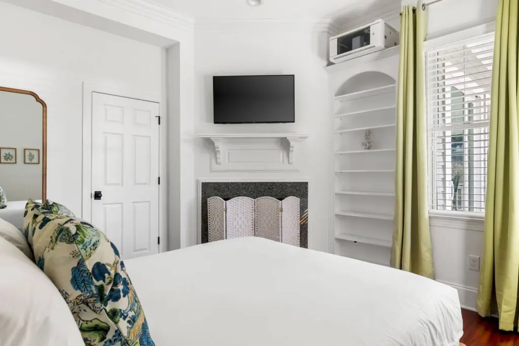 the grand palmetto bedroom