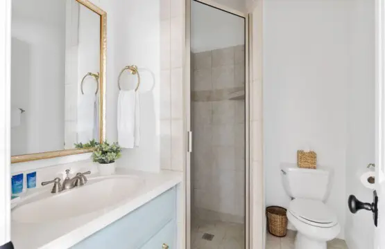 the grand palmetto bathroom