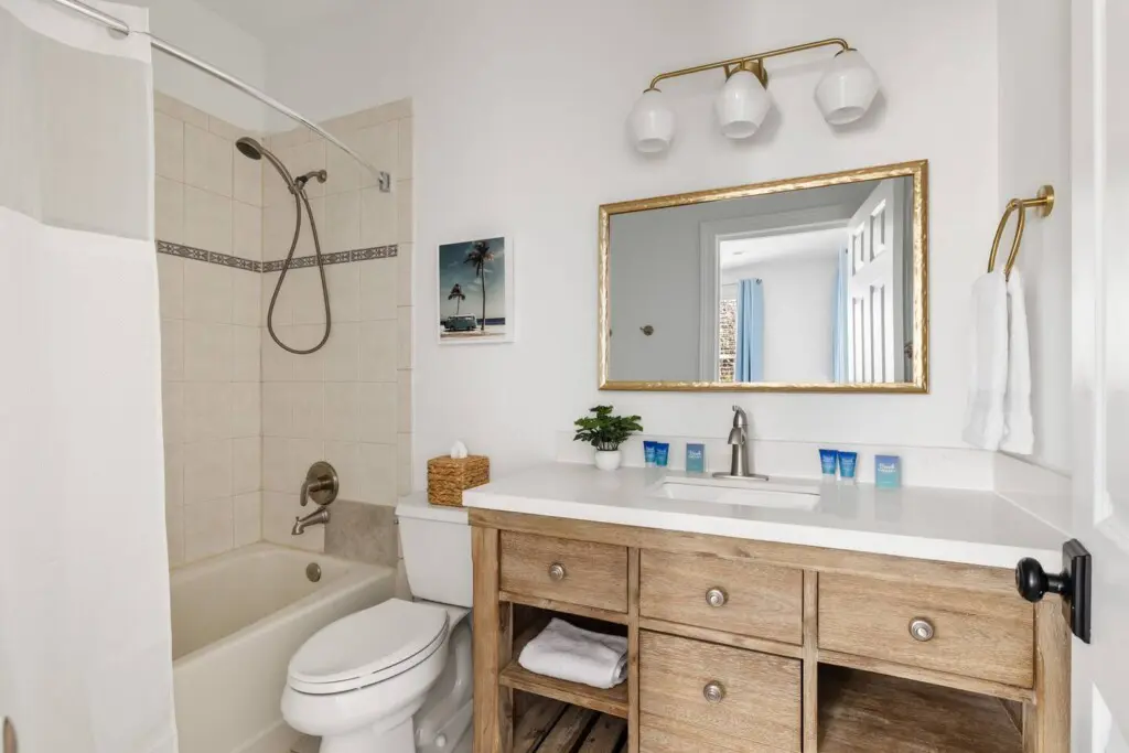 the grand palmetto bedroom bathroom