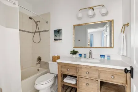 the grand palmetto bedroom bathroom