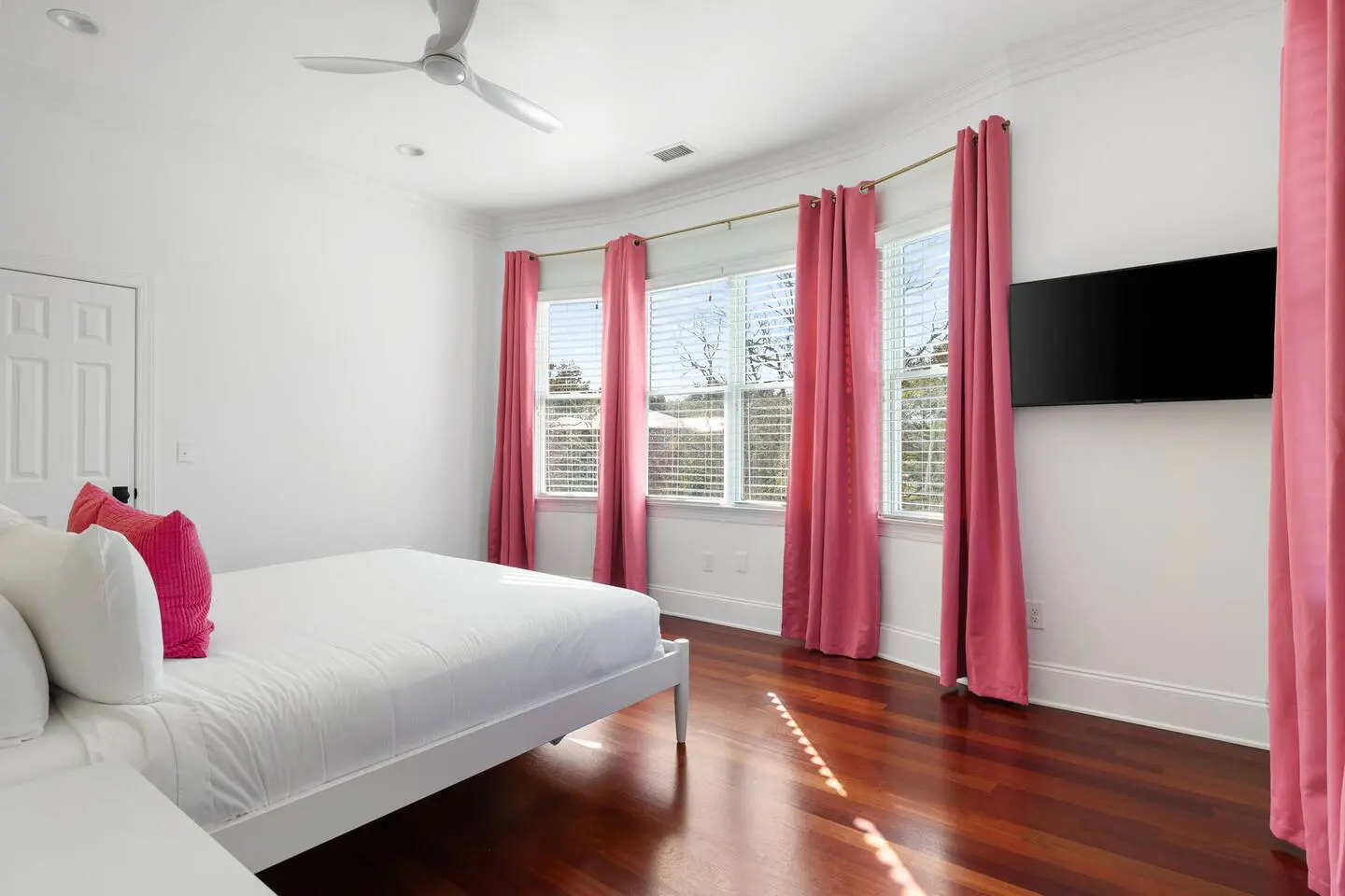 the grand palmetto bedroom